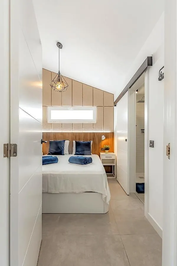 Apart Luxury Apartment In Island Village. 아데제